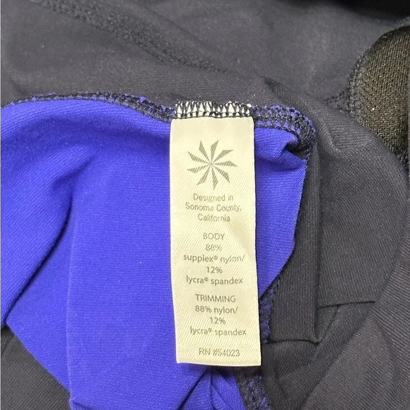 Athleta High Rise Flow Stripe Chaturanga Capri Crop Workout Yoga Pants - Picture 5 of 7